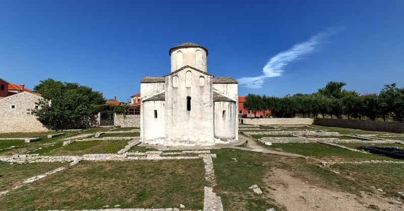 Kostel svatého Kříže v Ninu, nejmenší katedrála na světě